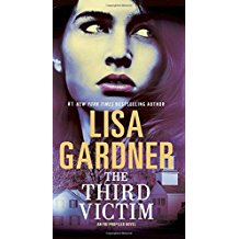 The Third Victim by Lisa Gardner - Paperback Fiction