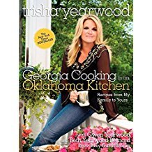 Georgia Cooking in an Oklahoma Kitchen by Trisha Yearwood - Paperback