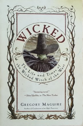 Wicked by Gregory Maguire - Paperback USED Literary Fantasy Fiction